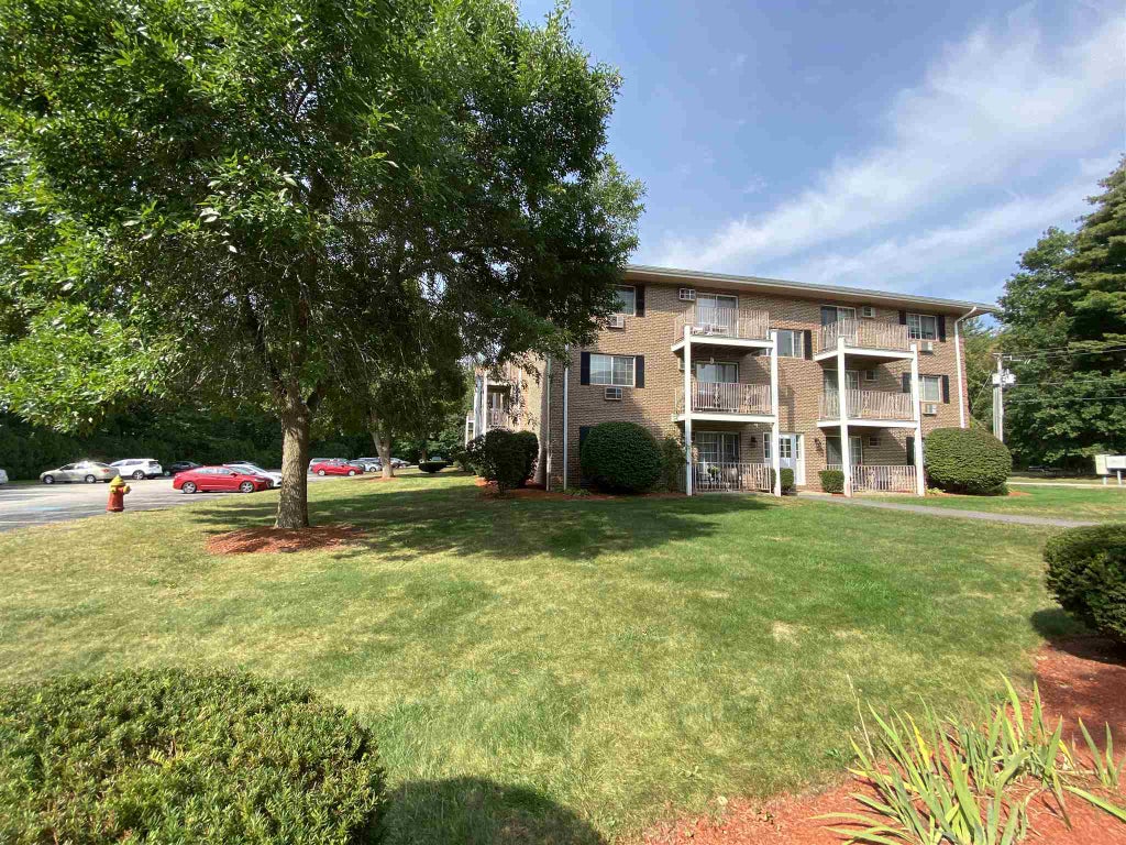 Photo of 383 Huse Road #09, Manchester, NH 03103 (MLS # 5093563)