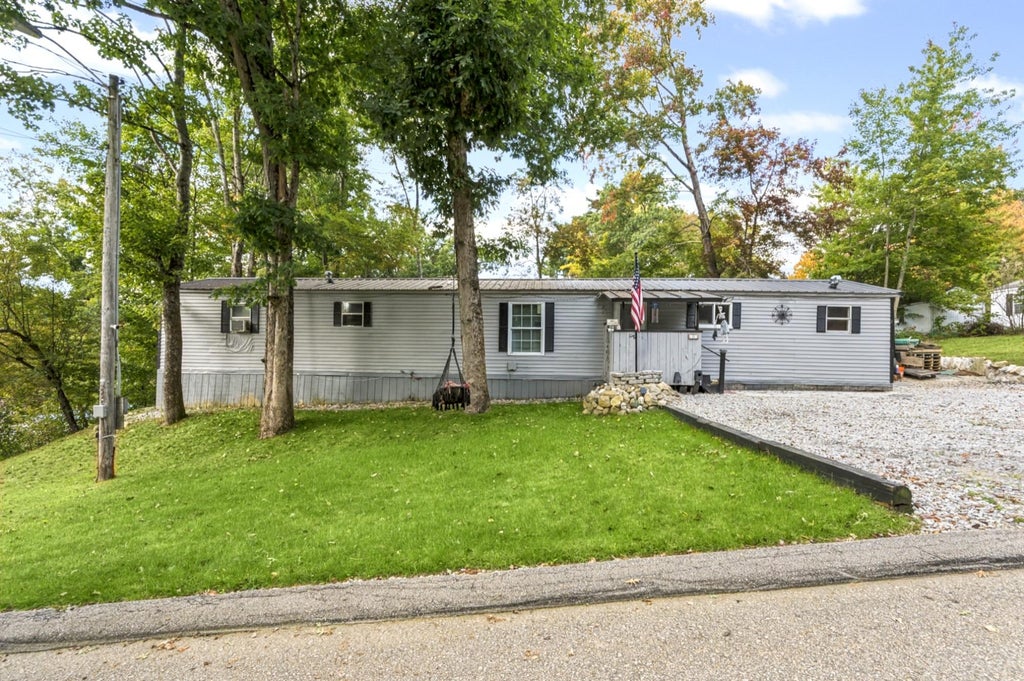 Photo of 21 Edgewood Drive, Allenstown, NH 03275 (MLS # 5114985)
