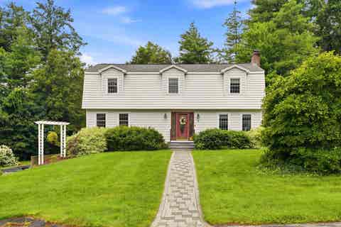 Photo of 9 Whitman Road, Nashua, NH 03062 (MLS # 5098829)