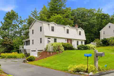 Photo of 9 Whitman Road, Nashua, NH 03062 (MLS # 5098829)