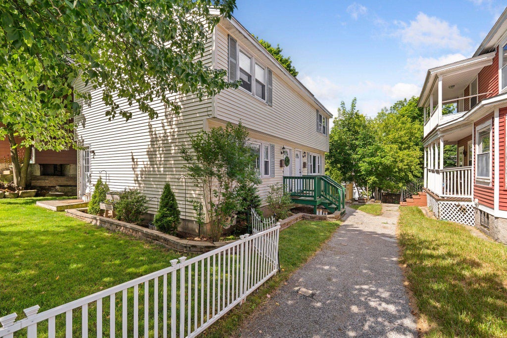 Photo of 842 Beech Street, Manchester, NH 03104 (MLS # 5096329)