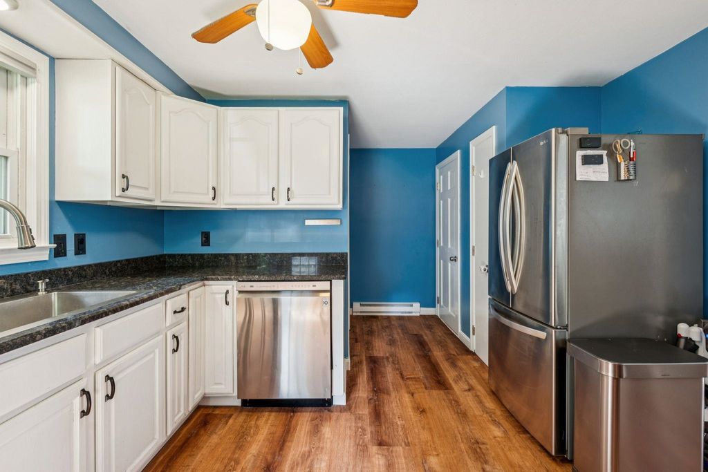 Photo of 842 Beech Street, Manchester, NH 03104 (MLS # 5096329)