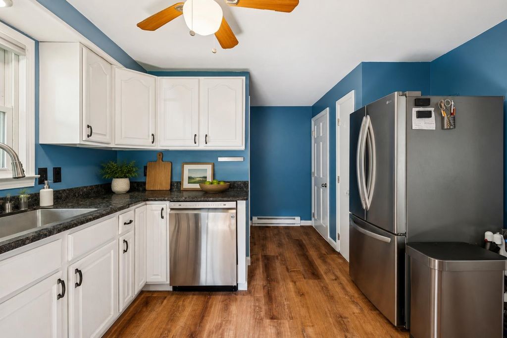 Photo of 842 Beech Street, Manchester, NH 03104 (MLS # 5096329)