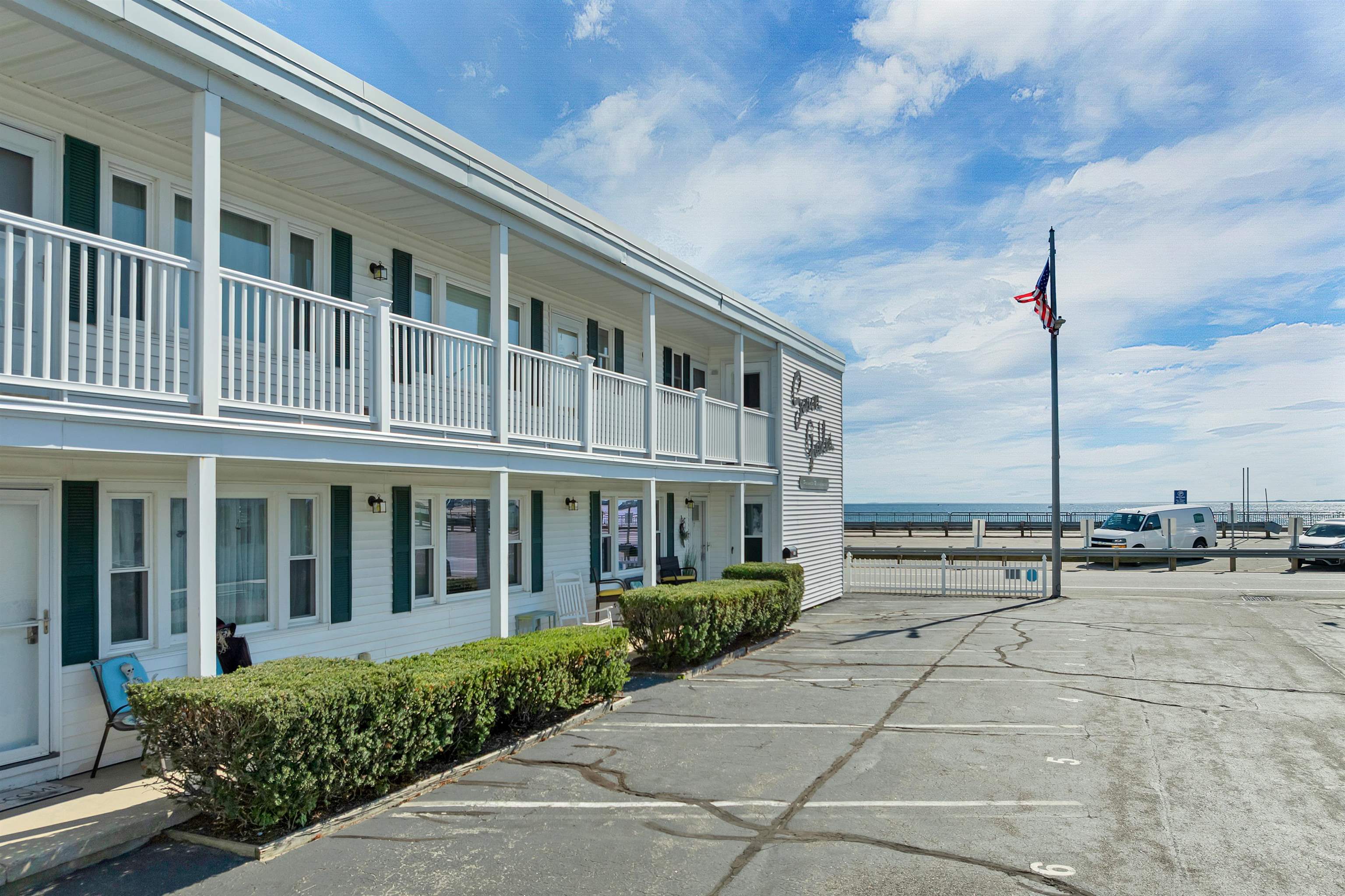 405 Ocean Boulevard 7