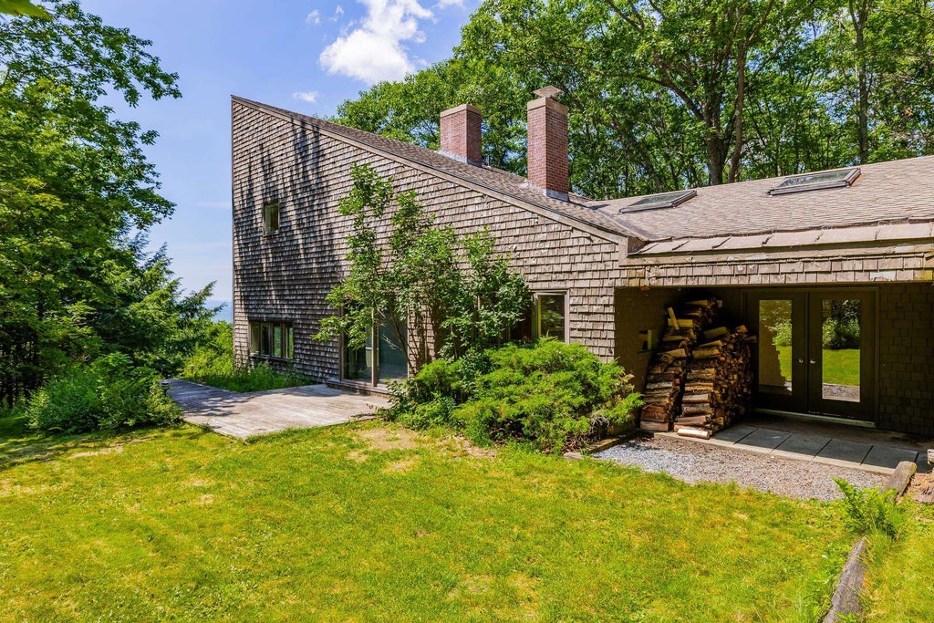 Photo of 75 Eastman Hill Road, Lebanon, NH 03766 (MLS # 5109650)