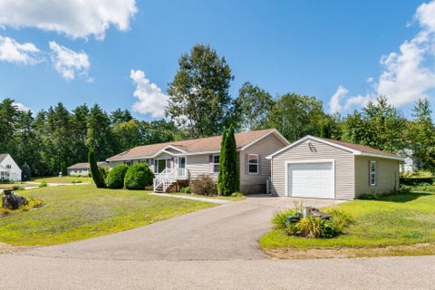 Photo of 65 Osprey Road, Alton, NH 03809 (MLS # 5106212)