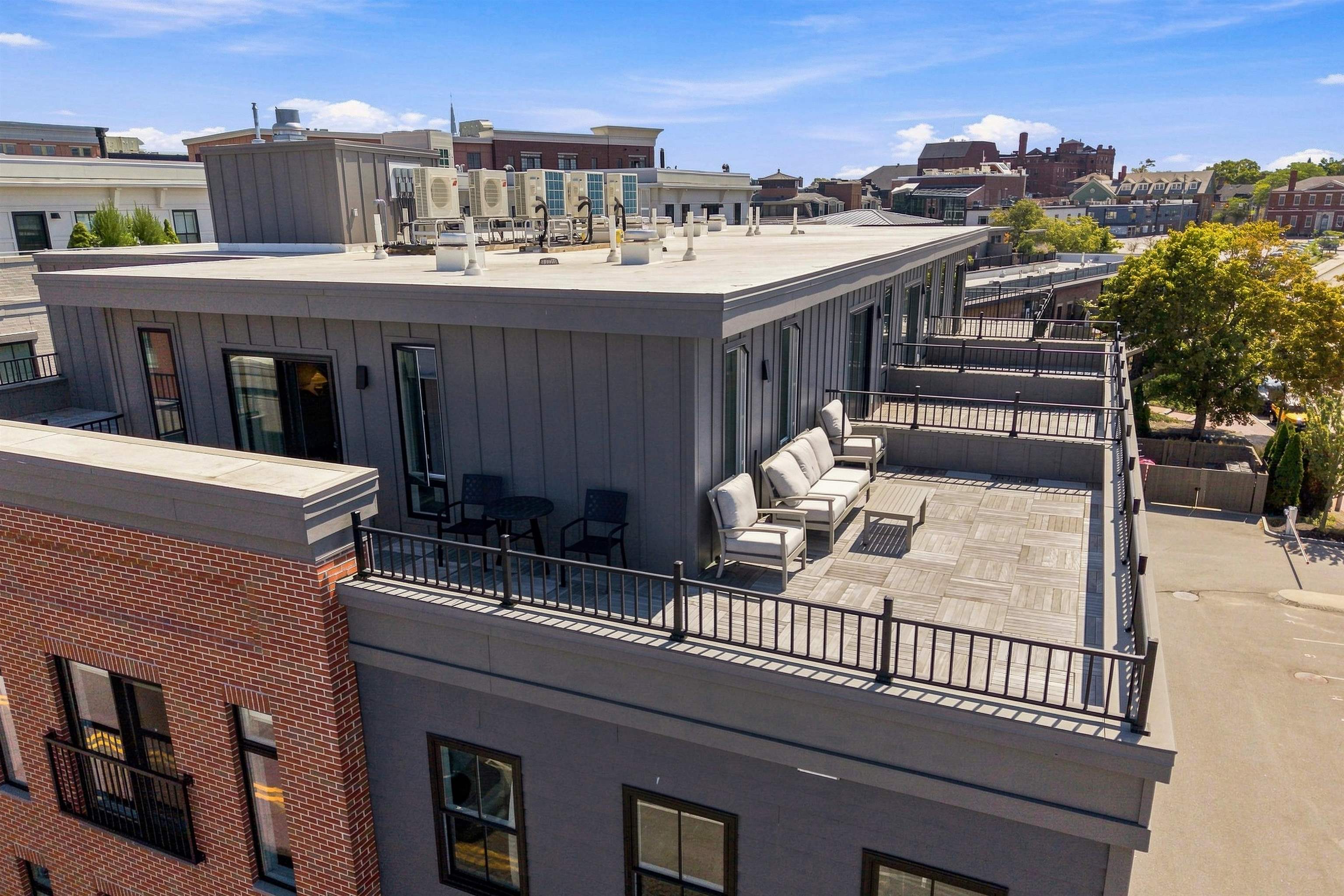 238 Deer Street 401