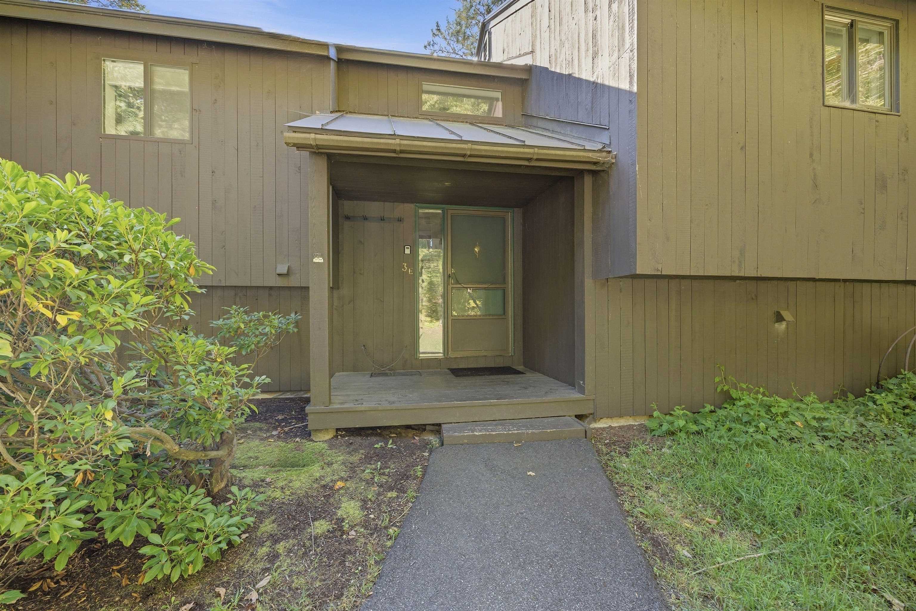 1299 Quechee Main Street