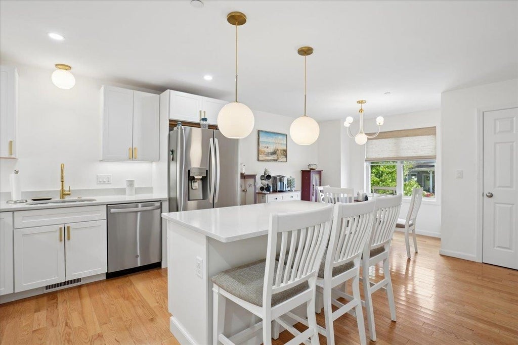 Photo of 163 Woodview Way, Manchester, NH 03102 (MLS # 5109734)