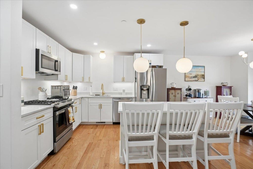 Photo of 163 Woodview Way, Manchester, NH 03102 (MLS # 5109734)