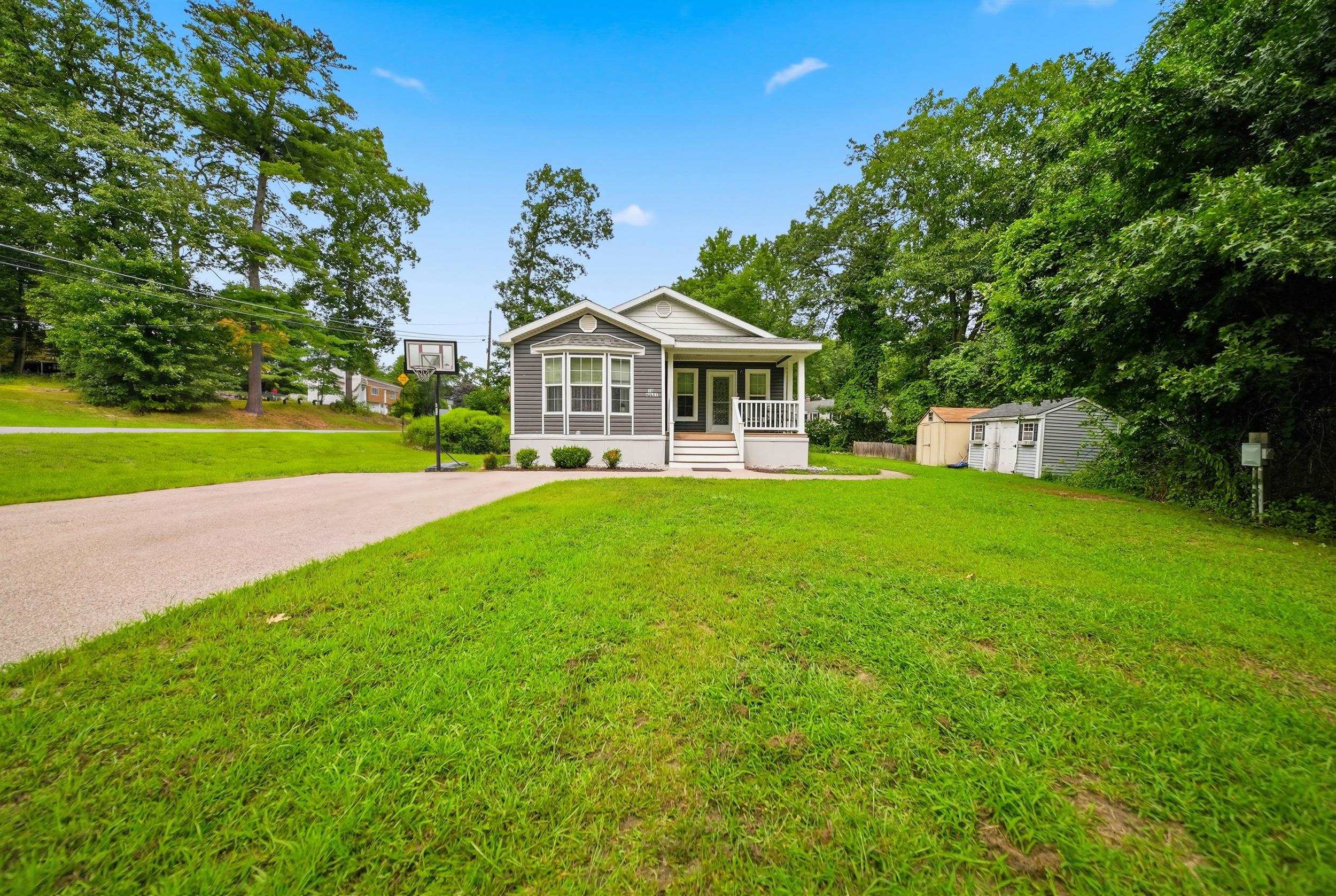 10 Nolet Avenue