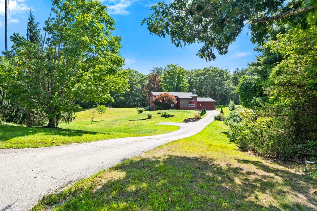 Photo of 99 Kimball Hill Road, Hudson, NH 03051 (MLS # 5106767)