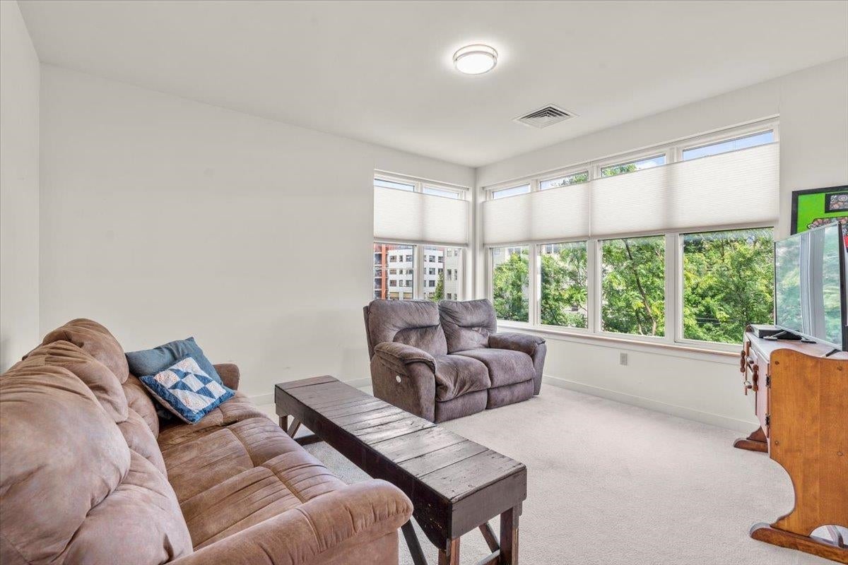 370 Farrell Street 401