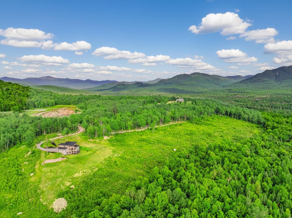Photo of 289291 Ledgewood Drive, Bethlehem, NH 03574 (MLS # 5094752)