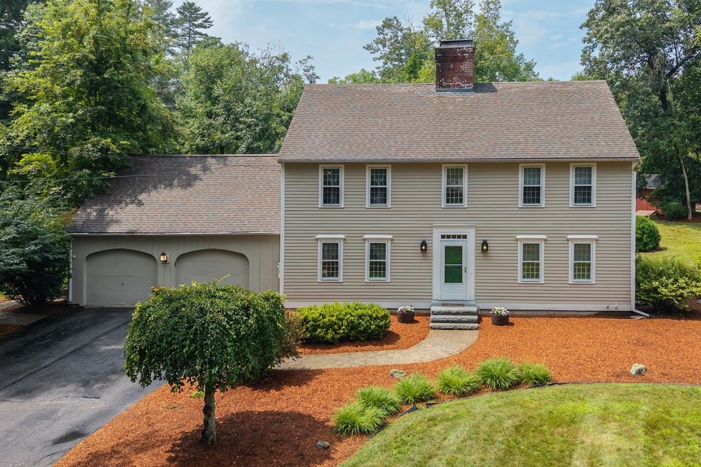 Photo of 22 Horace Greeley Road, Amherst, NH 03031 (MLS # 5101836)