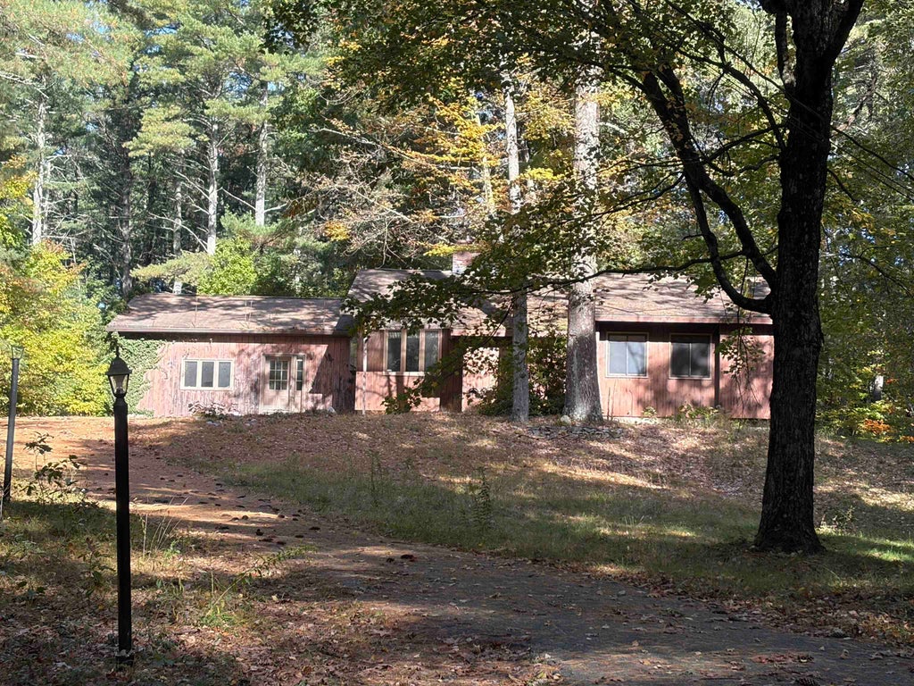 Photo of 46 Thornton Road, Merrimack, NH 03054 (MLS # 5114310)