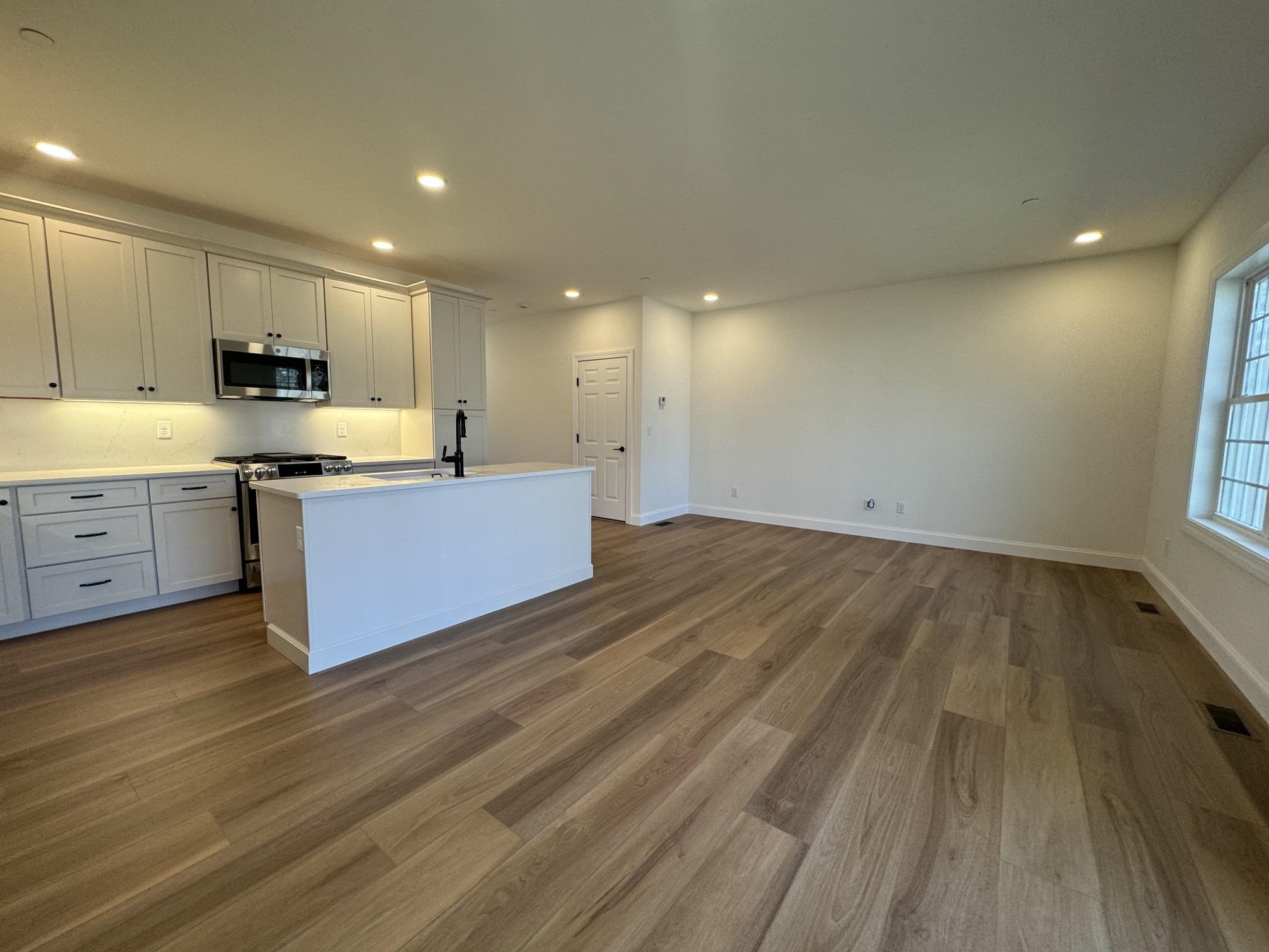 8C Dearborn Circle