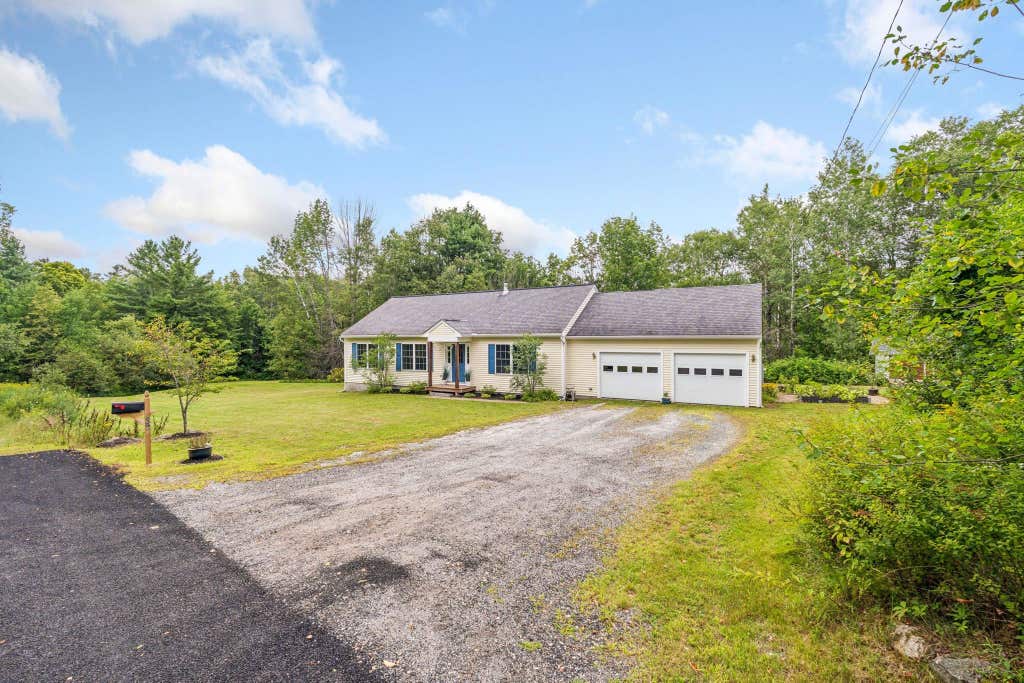 Photo of 32 Old Granliden Road, Sunapee, NH 03782 (MLS # 5106446)