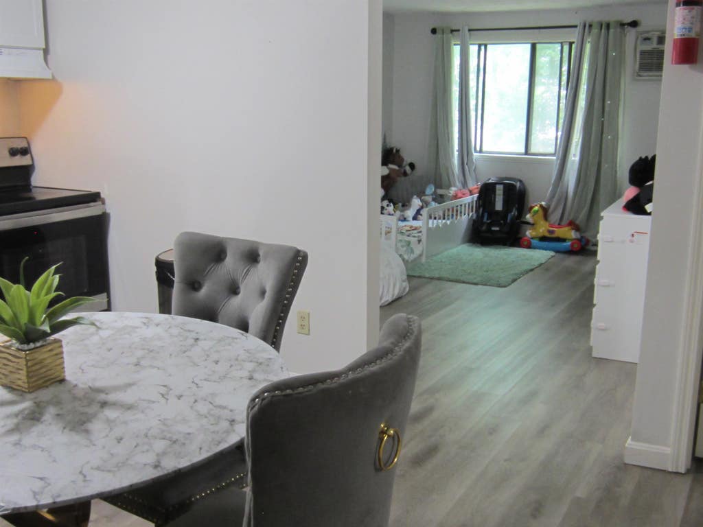 Photo of 55 Log Street #2-C, Manchester, NH 03102 (MLS # 5094691)