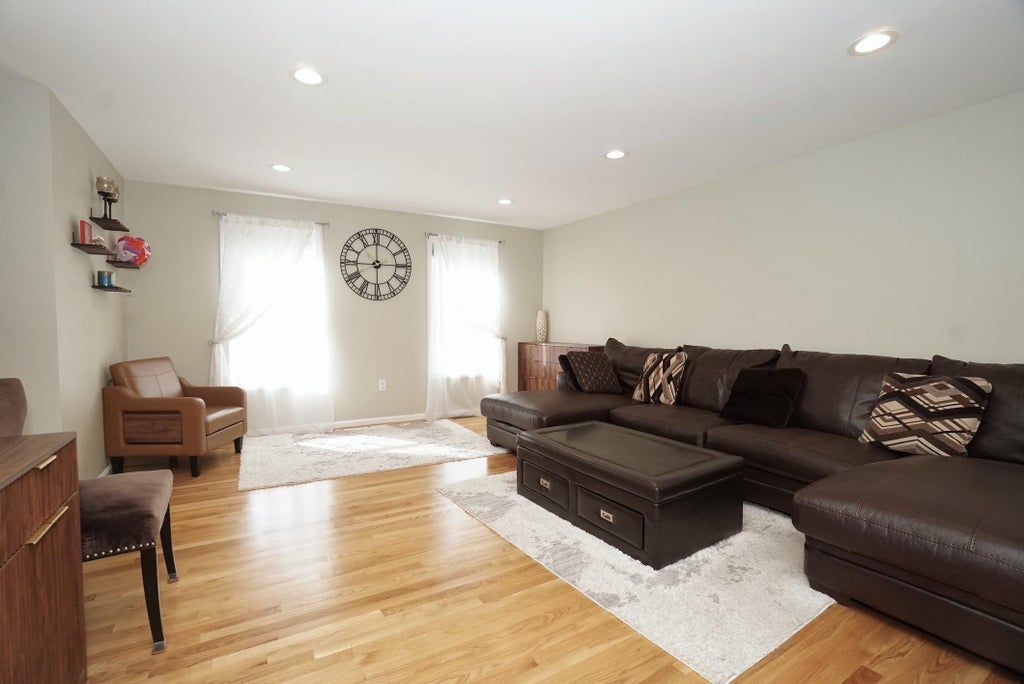 Photo of 30 Ellie Drive, Merrimack, NH 03054 (MLS # 5111099)