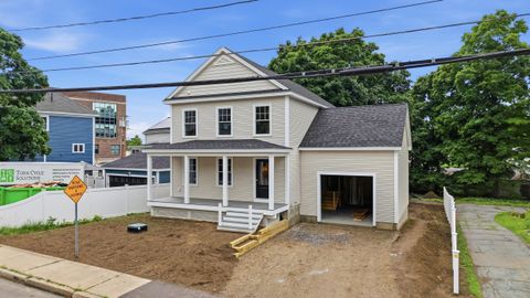 Photo of 16 Manchester Street, Nashua, NH 03064 (MLS # 5097528)