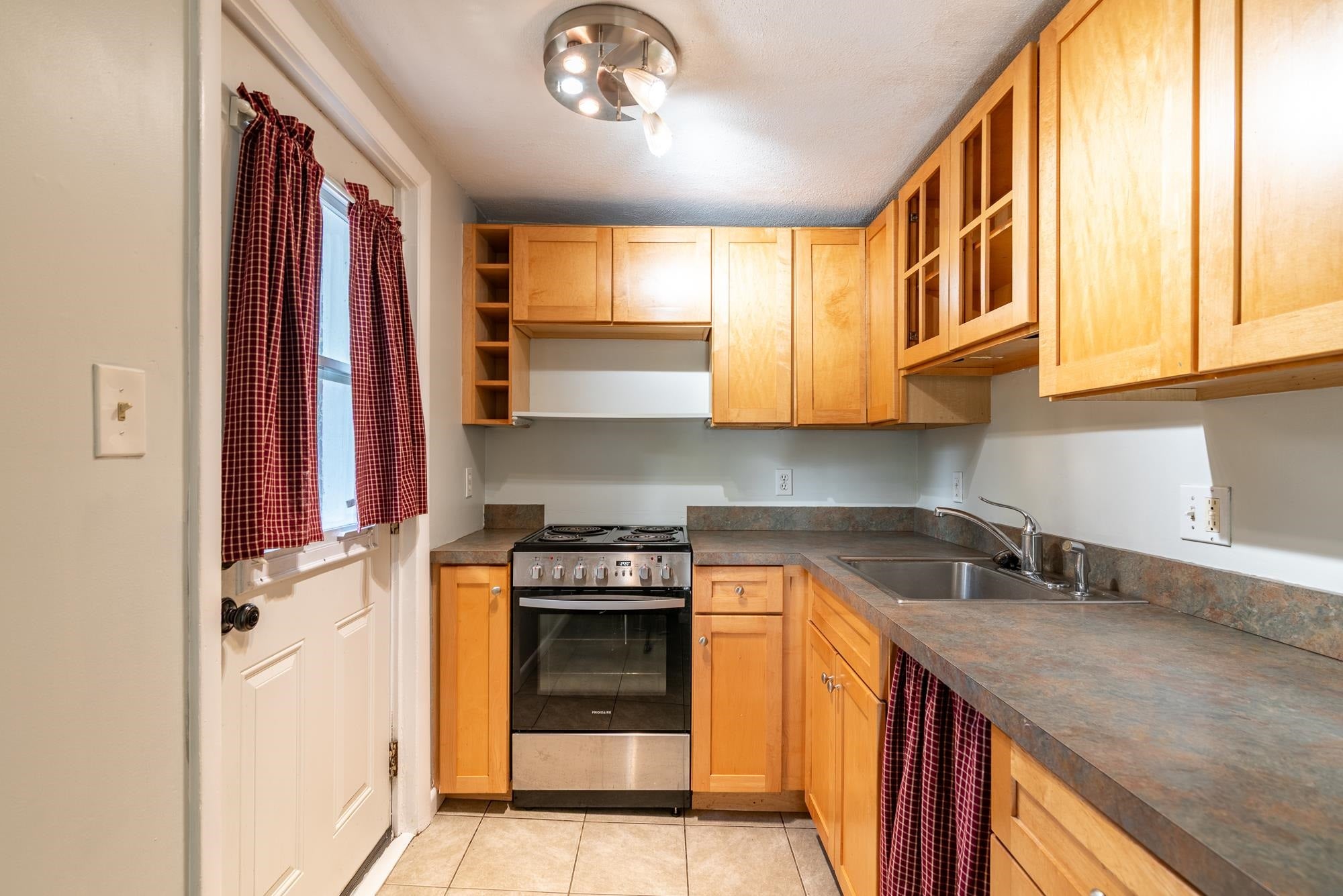 417-3 Second Street 3
