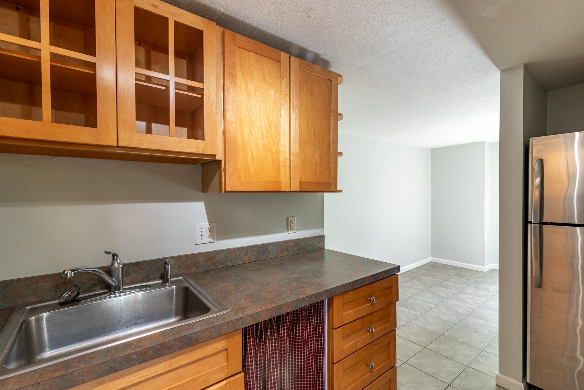417-3 Second Street 3