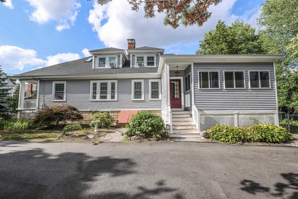 Photo of 749 Maple Street, Manchester, NH 03104 (MLS # 5101954)