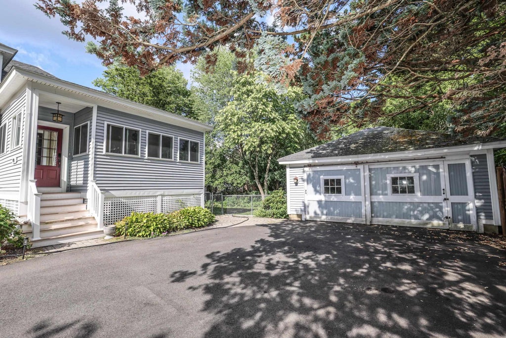 Photo of 749 Maple Street, Manchester, NH 03104 (MLS # 5101954)