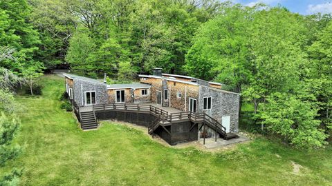 Photo of 277 Old Street Road, Peterborough, NH 03458 (MLS # 5091184)
