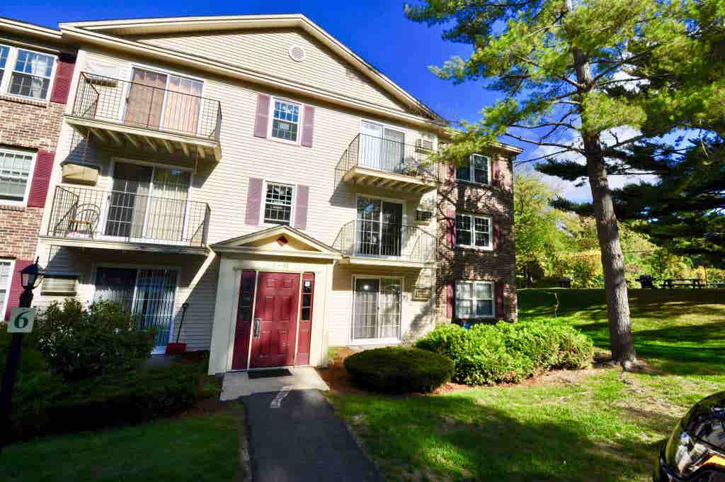Photo of 6 Autumn Leaf Drive #7, Nashua, NH 03060 (MLS # 5101863)