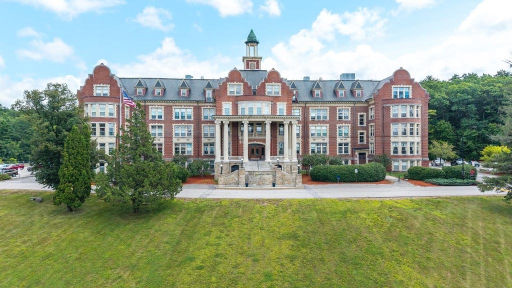 Photo of 15 Mount Saint Marys Way #1, Hooksett, NH 03106 (MLS # 5102713)