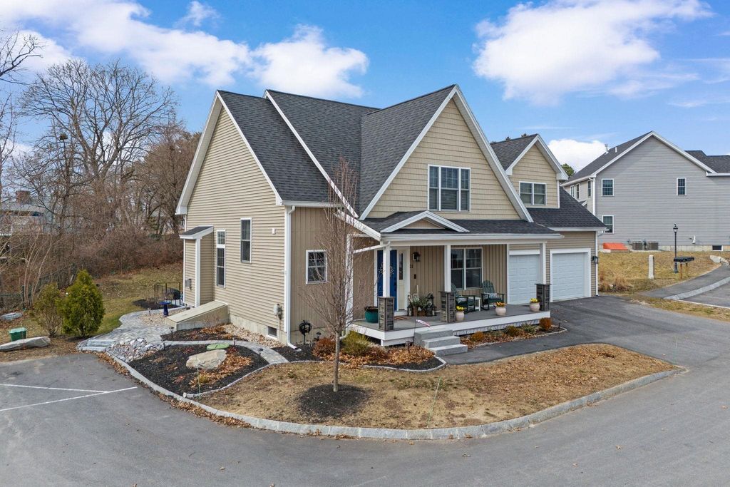 Photo of 33 Sable Way #2, Manchester, NH 03102 (MLS # 5082247)