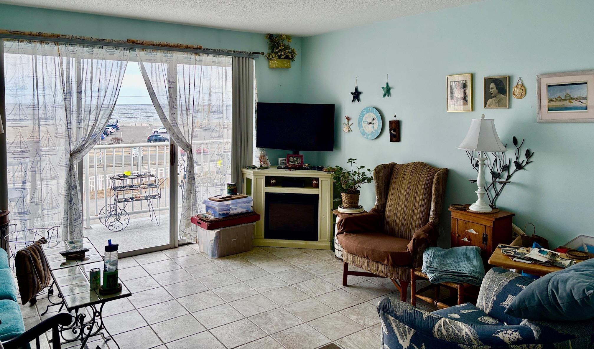 933 Ocean Boulevard 308