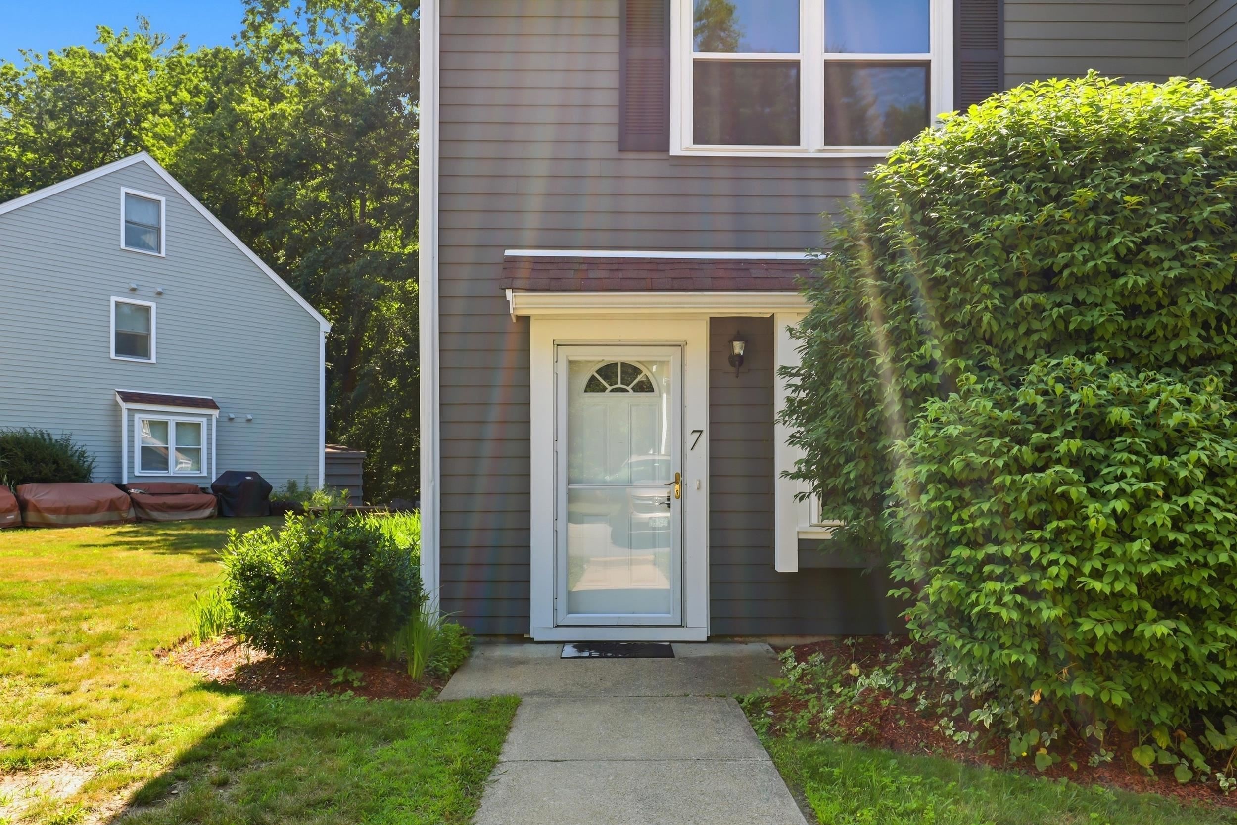 7 Chestnut Circle