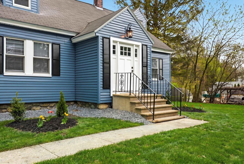 Photo of 293 Lawrence Road, Salem, NH 03079 (MLS # 5086896)