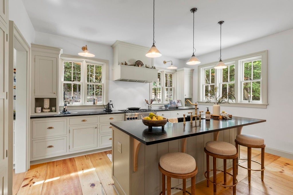Photo of 405 Mountain Road, Lyndeborough, NH 03082 (MLS # 5108290)