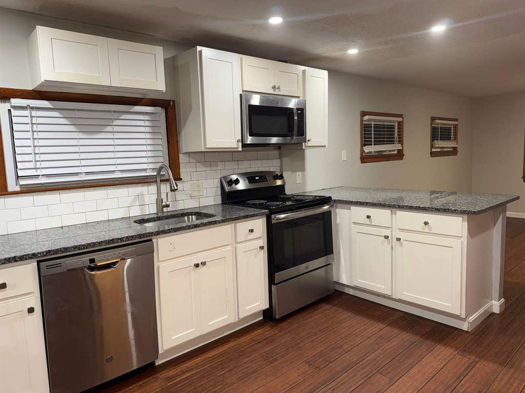Photo of 93 West Broadway Street #3, Derry, NH 03038 (MLS # 5103578)