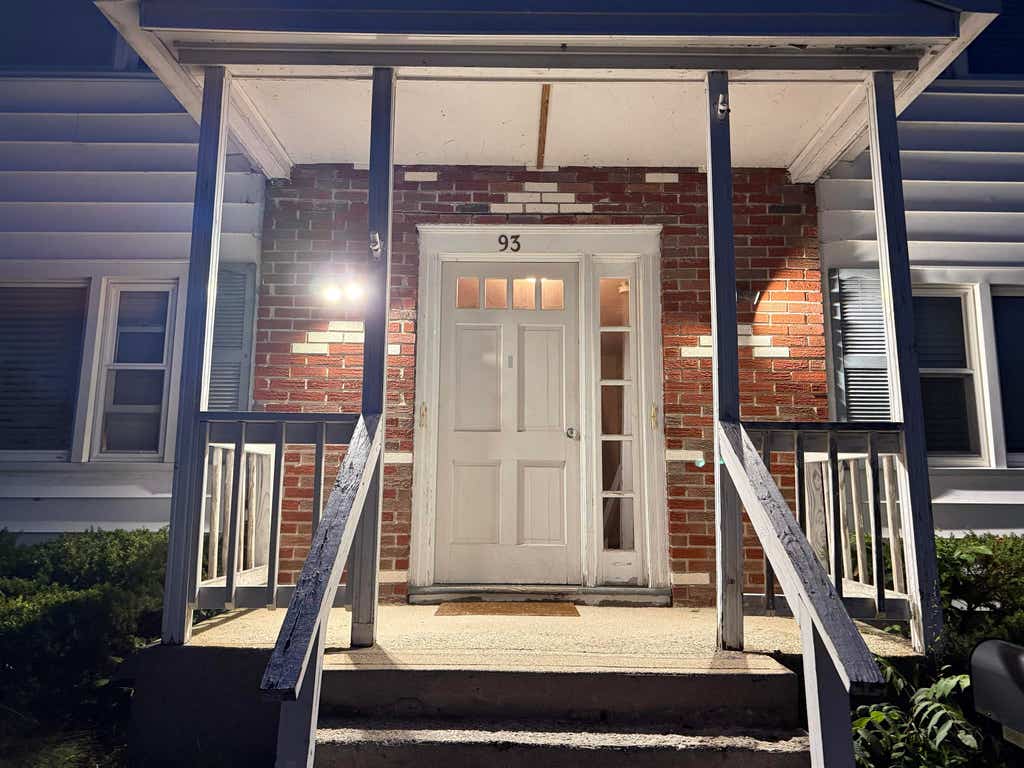 Photo of 93 West Broadway Street #3, Derry, NH 03038 (MLS # 5103578)