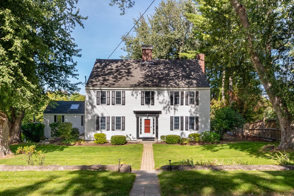 Photo of 247 Meredith Center Road, Meredith, NH 03253 (MLS # 5113869)