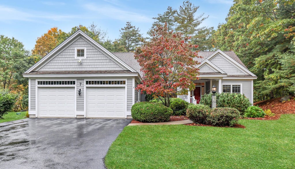 Photo of 7 Taylors Way, Hollis, NH 03049 (MLS # 5114544)