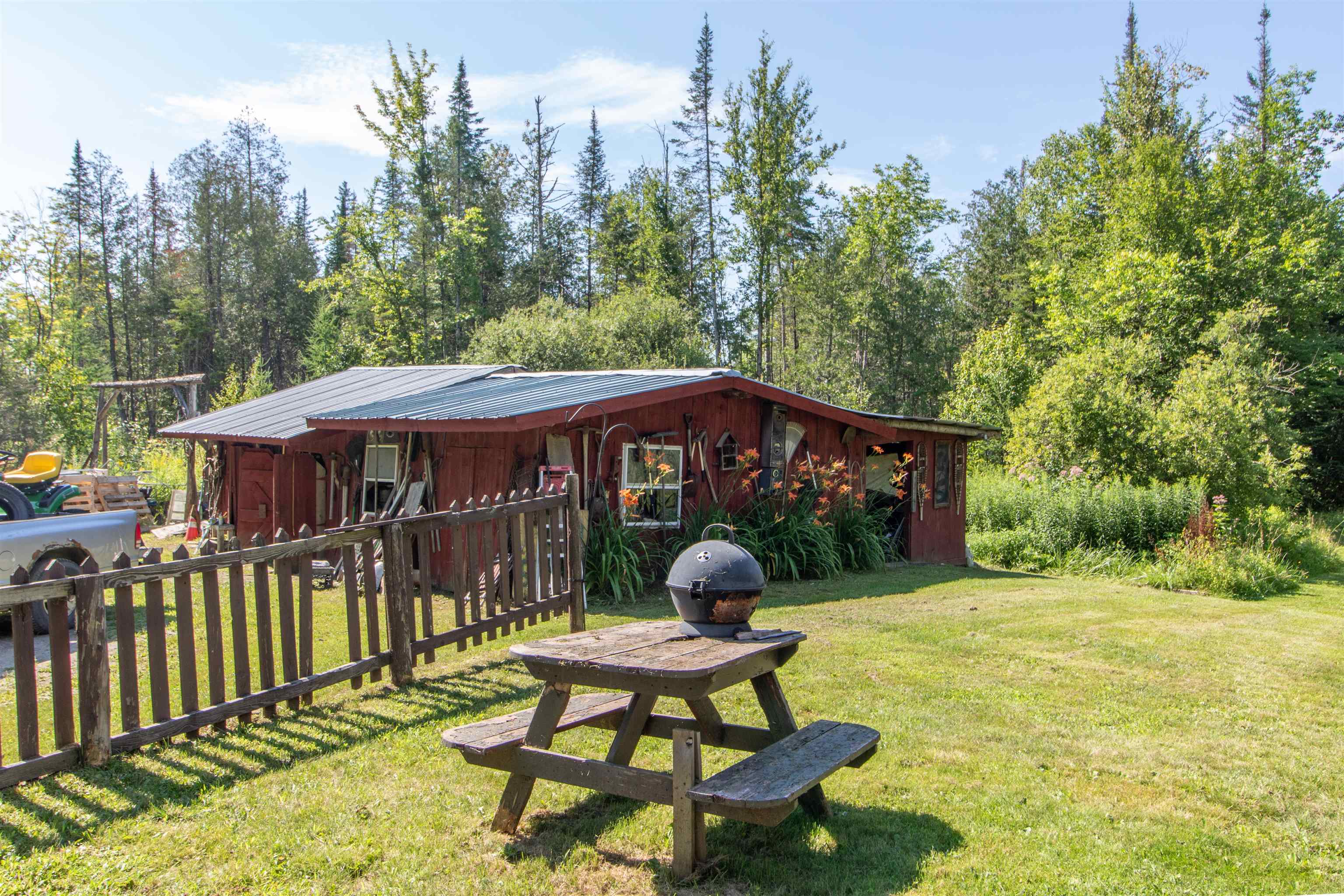 2606 Peak Road