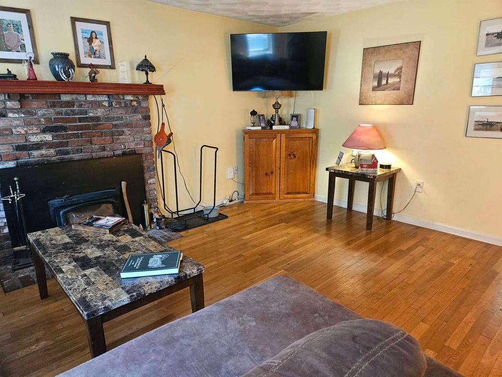 Photo of 7 Chapman Way, Exeter, NH 03833 (MLS # 5078412)