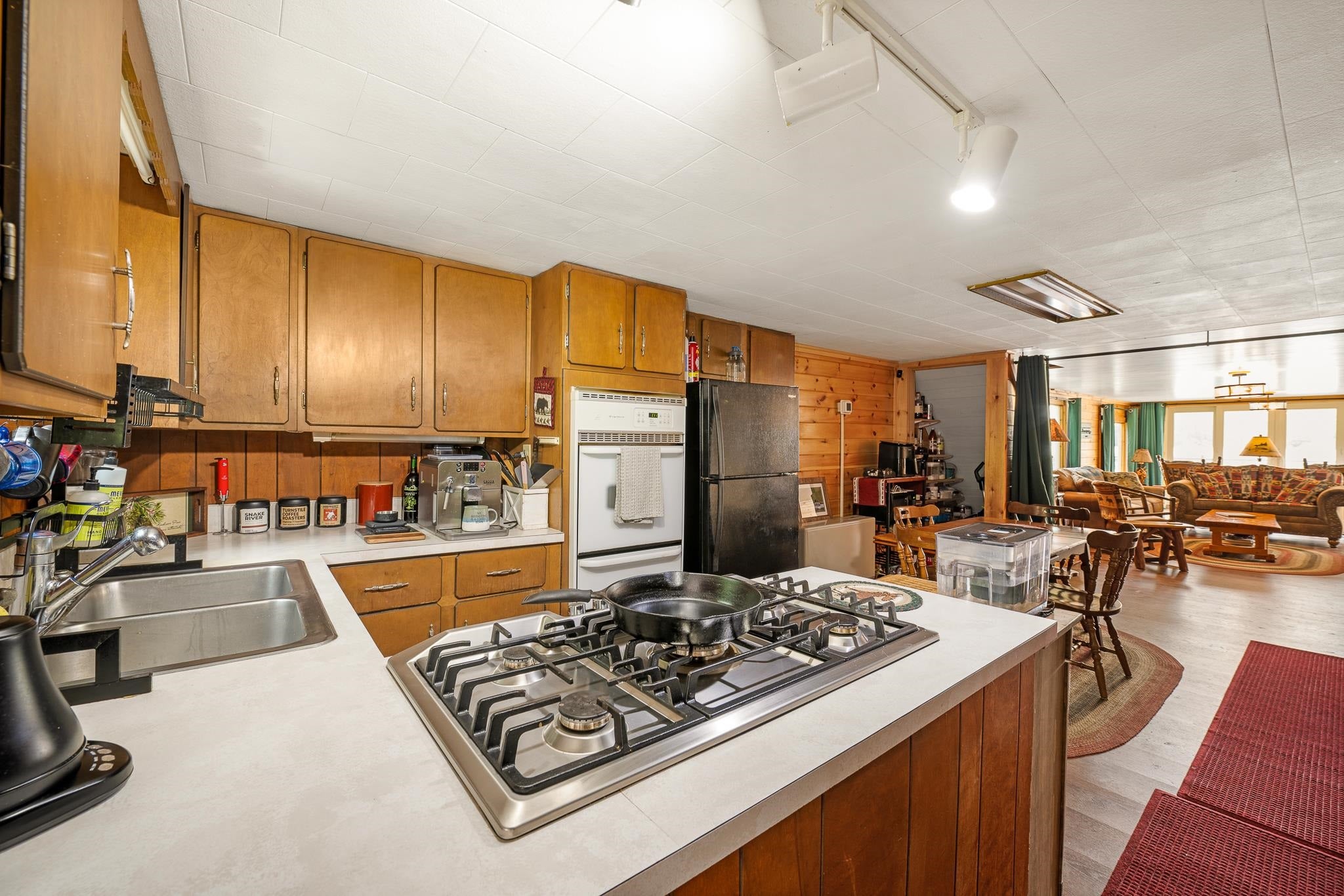 1437 Diamond Pond Road