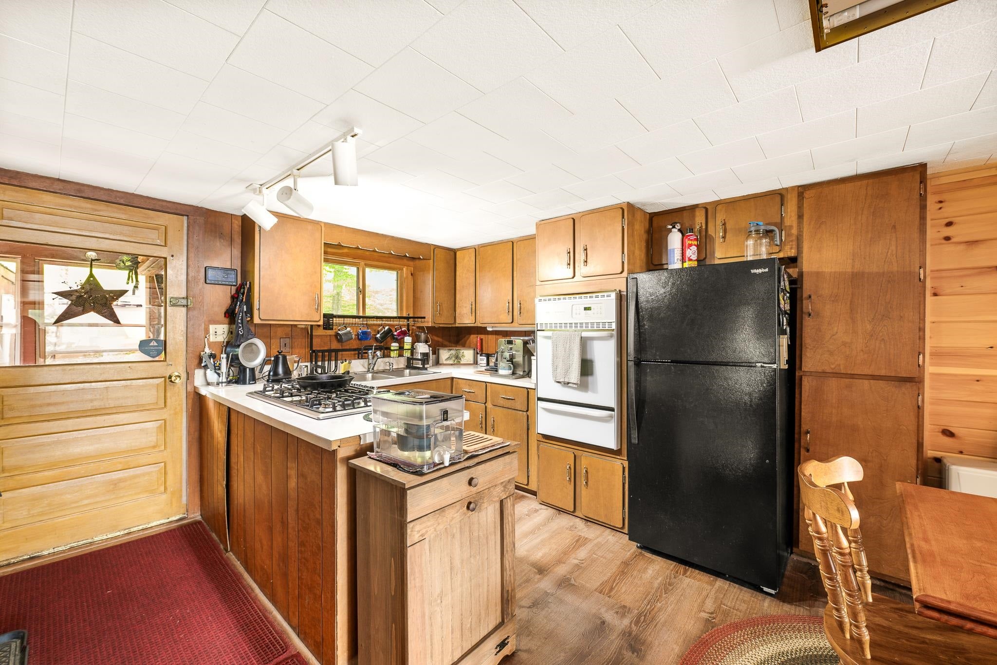 1437 Diamond Pond Road
