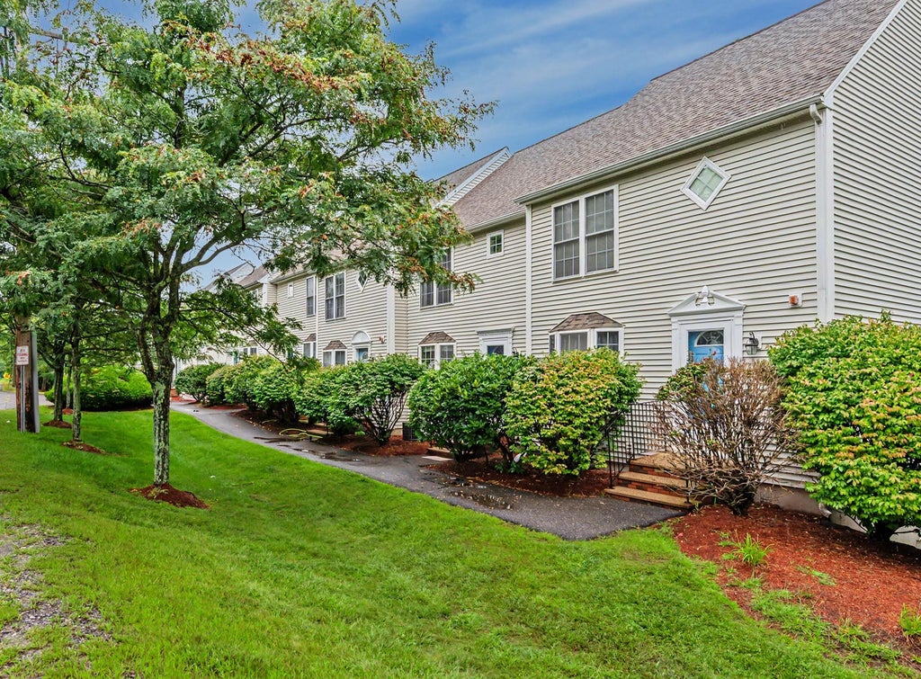 Photo of 15 Elm Street #2, Derry, NH 03038 (MLS # 5109028)