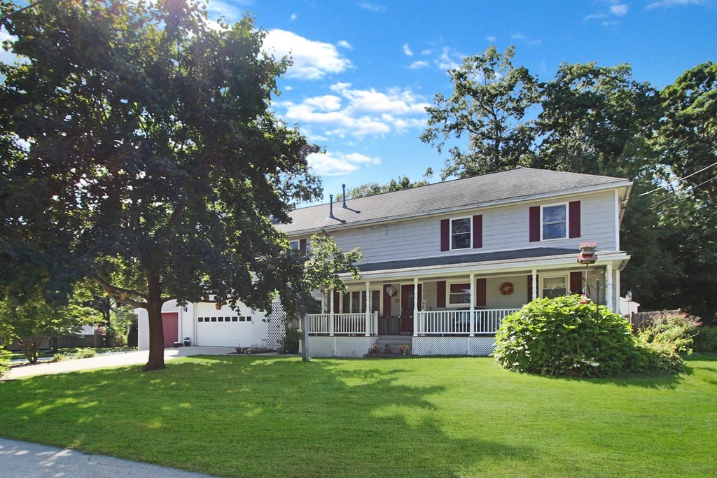 Photo of 12 Stonehaven Road, Nashua, NH 03062 (MLS # 5110422)