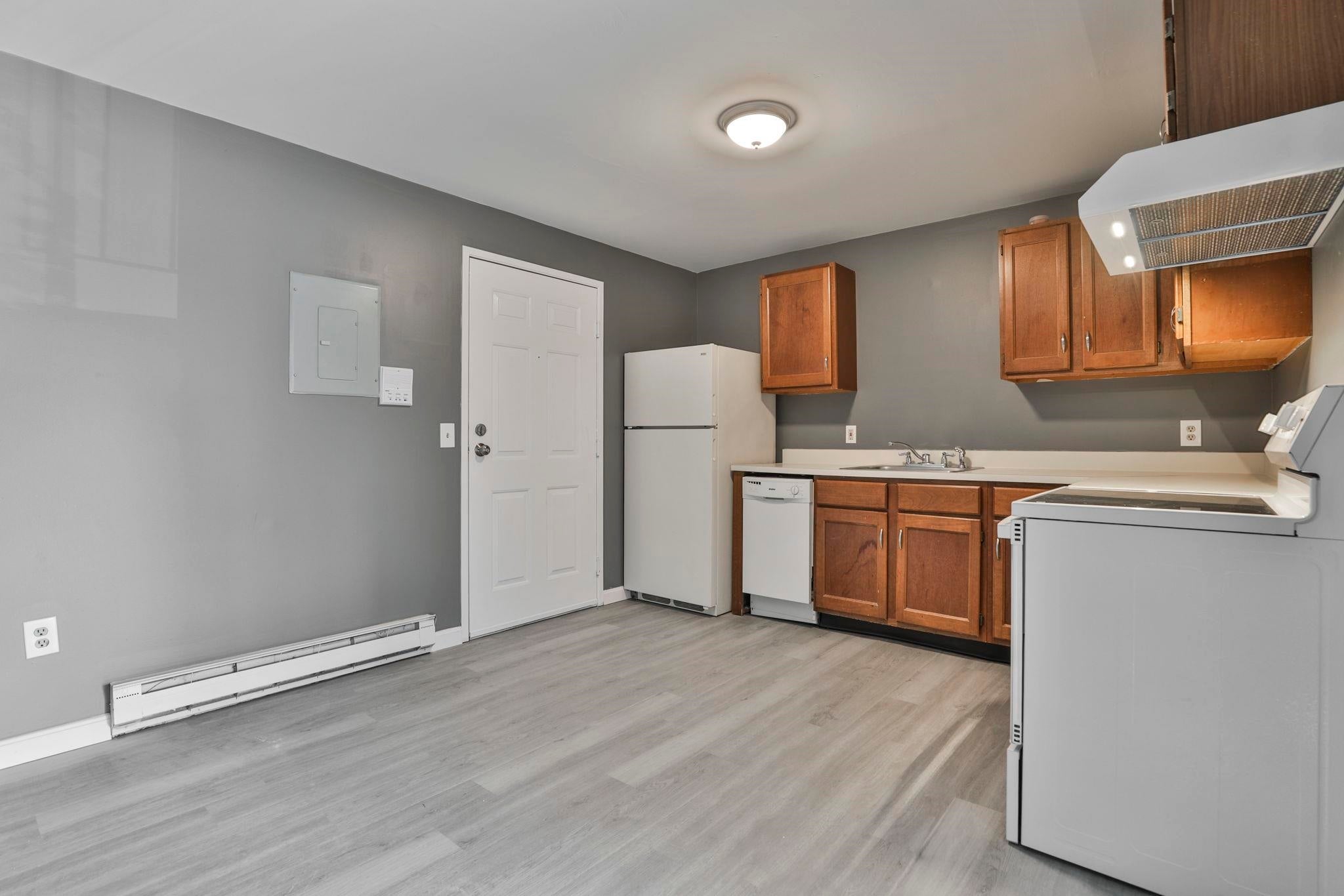 12 East Side Drive 19