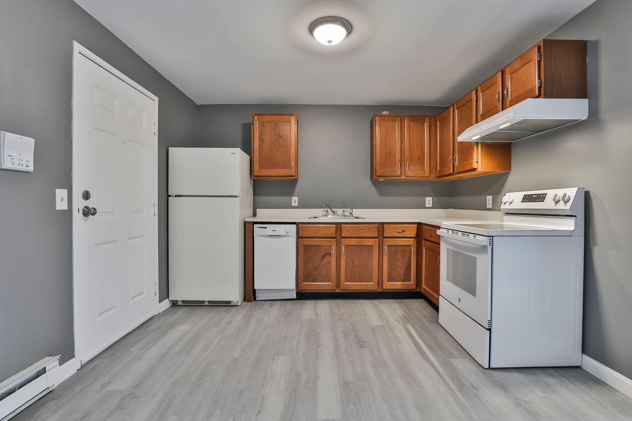 12 East Side Drive 19