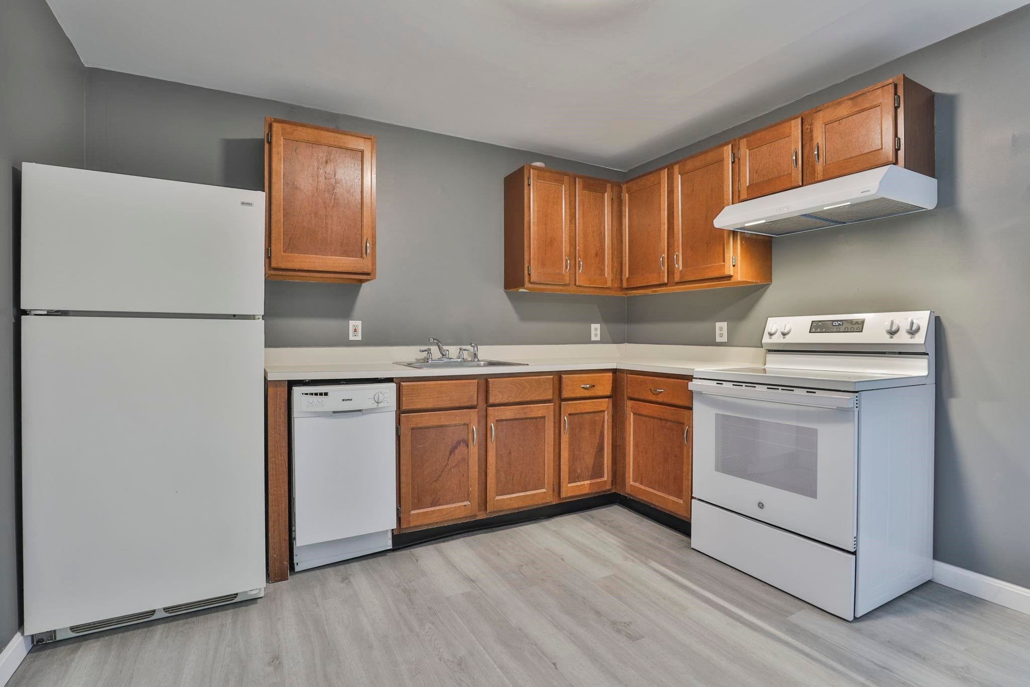 12 East Side Drive 19